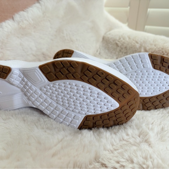 Puma Softride Mayve Women's Warm White/Black Sneakers - Picture 4 of 7